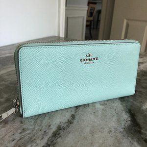 NWT Coach Accordion Zip Wallet